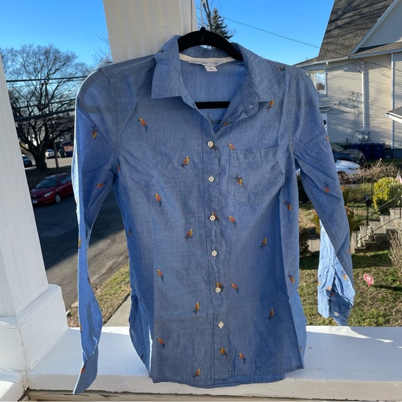 Old Navy Chambray Button Down Parrot Print Size XS - Picture 8 of 12